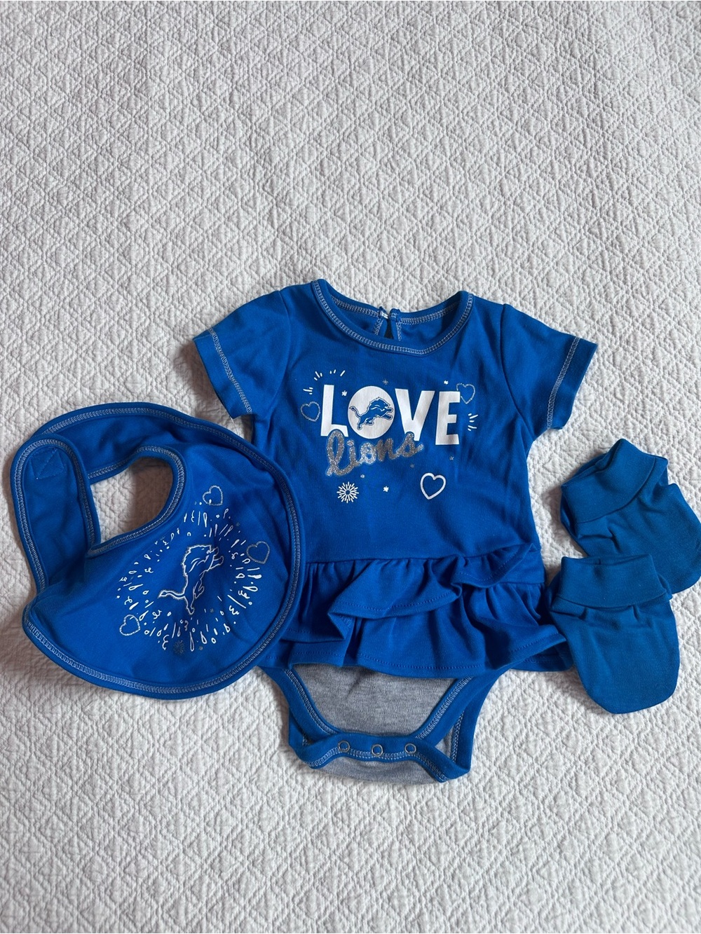 Detroit Lions Baby Girl 3-Piece Bodysuit Bib Booties Set 0-3M NFL